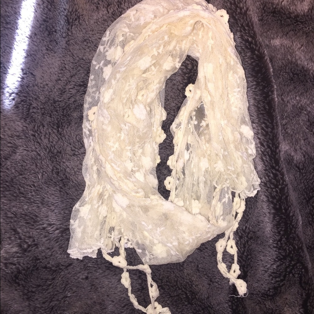 Scarves - Picture 4 of 8